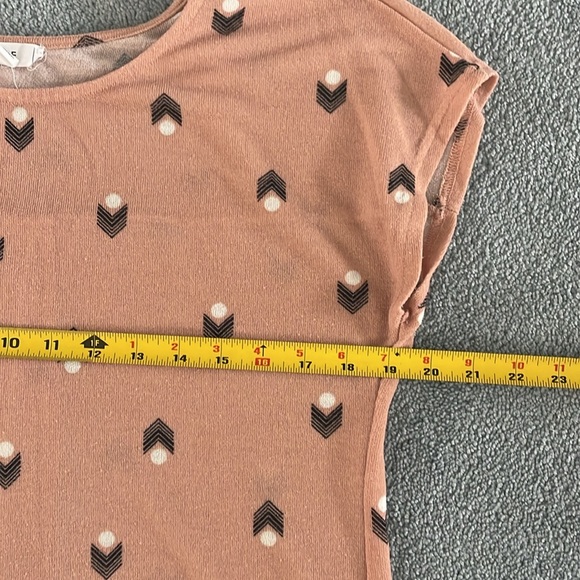 Mine Brown Short Sleeve Tee with Black and Cream Pattern - Picture 5 of 8